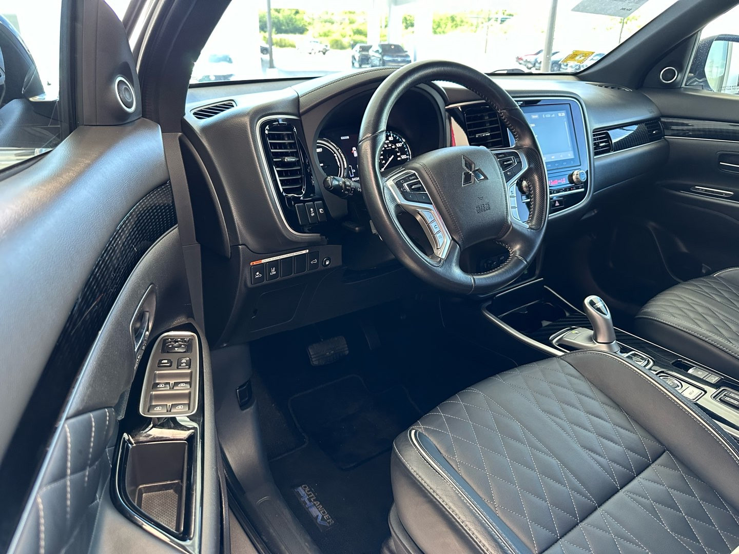 https://s3.amazonaws.com/dealerappcenter/dealergroups/336/vehicles/255084/l9sYxX.jpg