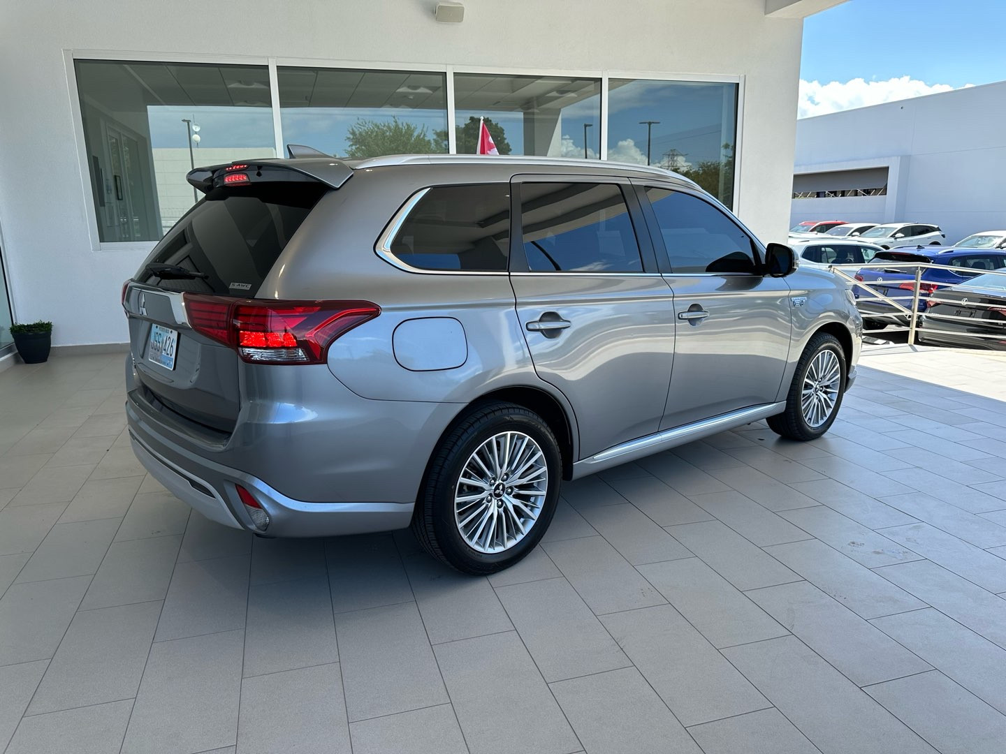 https://s3.amazonaws.com/dealerappcenter/dealergroups/336/vehicles/255084/okj9UA.jpg