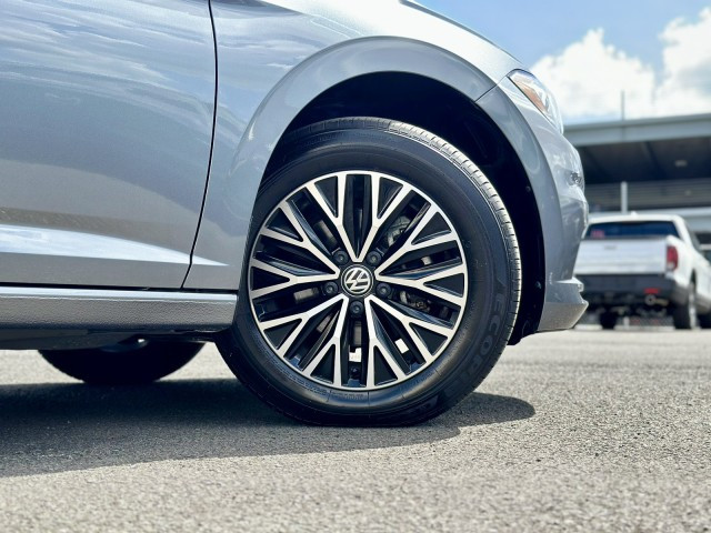 https://s3.amazonaws.com/dealerappcenter/dealergroups/336/vehicles/259179/PMLV7r.jpg