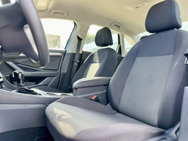 https://s3.amazonaws.com/dealerappcenter/dealergroups/336/vehicles/259179/tUbthM.jpg