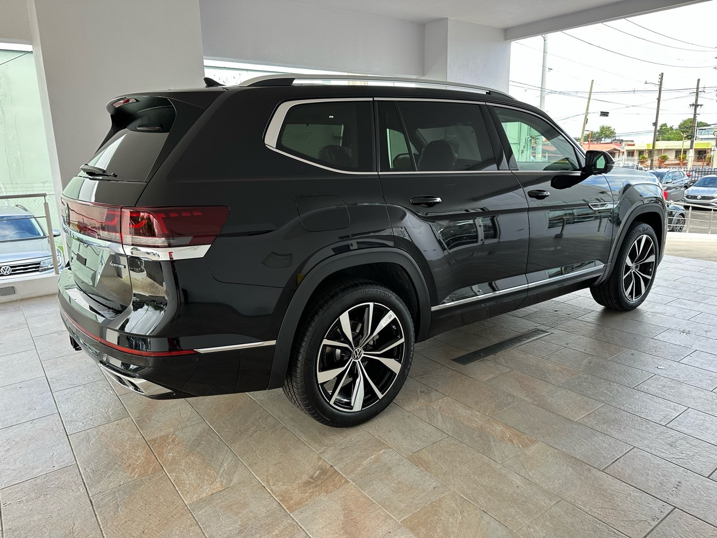 https://s3.amazonaws.com/dealerappcenter/dealergroups/336/vehicles/265327/PaiOQQ.jpg