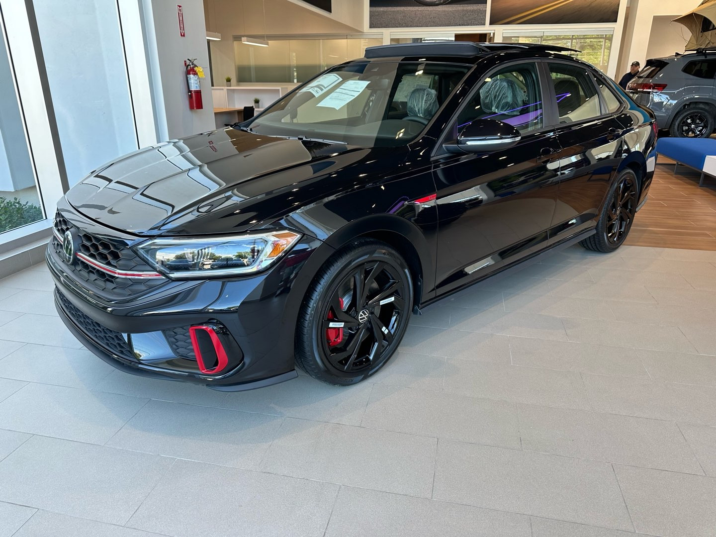 https://s3.amazonaws.com/dealerappcenter/dealergroups/336/vehicles/266356/luFBQR.jpg