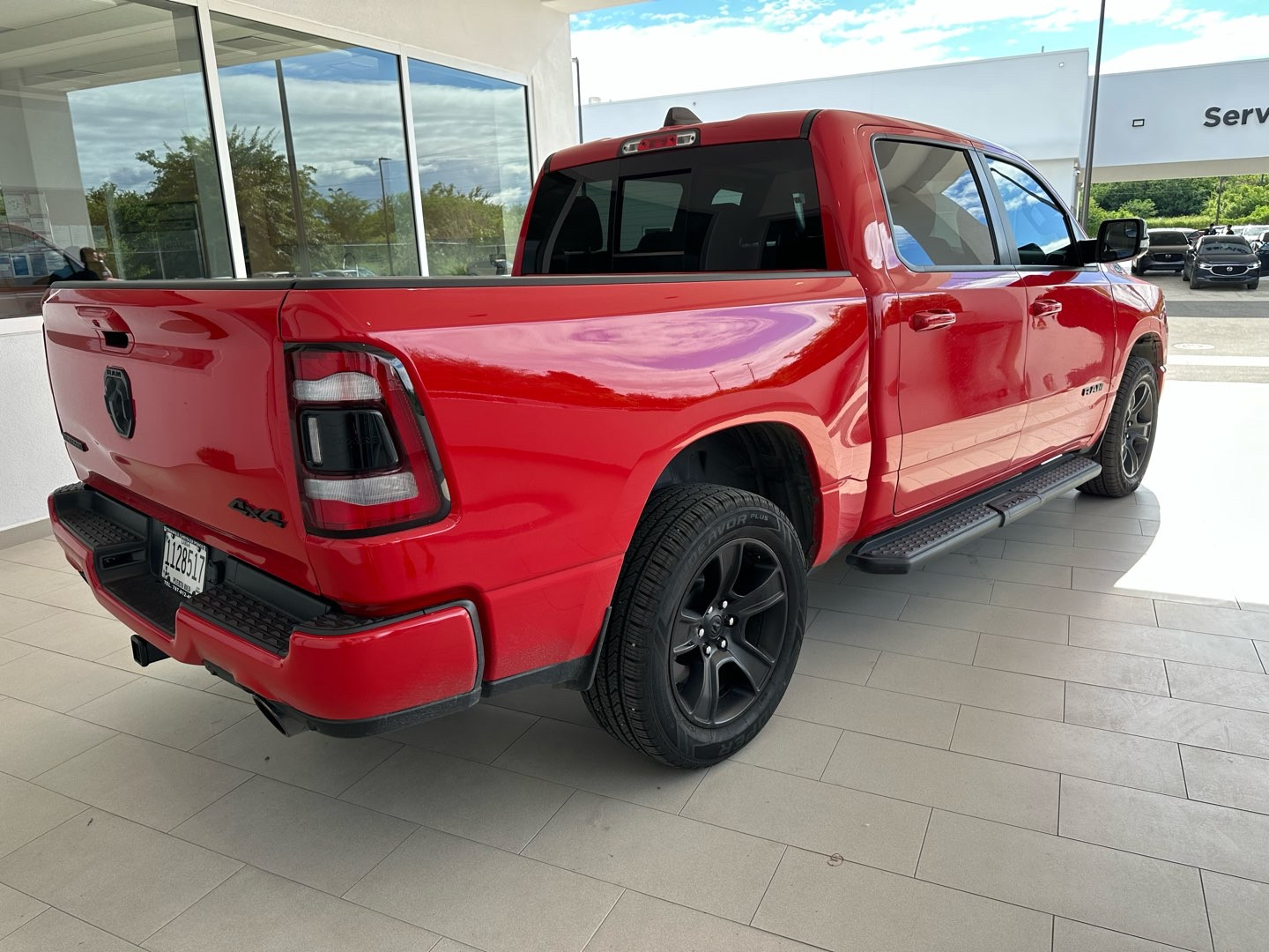 https://s3.amazonaws.com/dealerappcenter/dealergroups/336/vehicles/269697/2nGVek.jpg