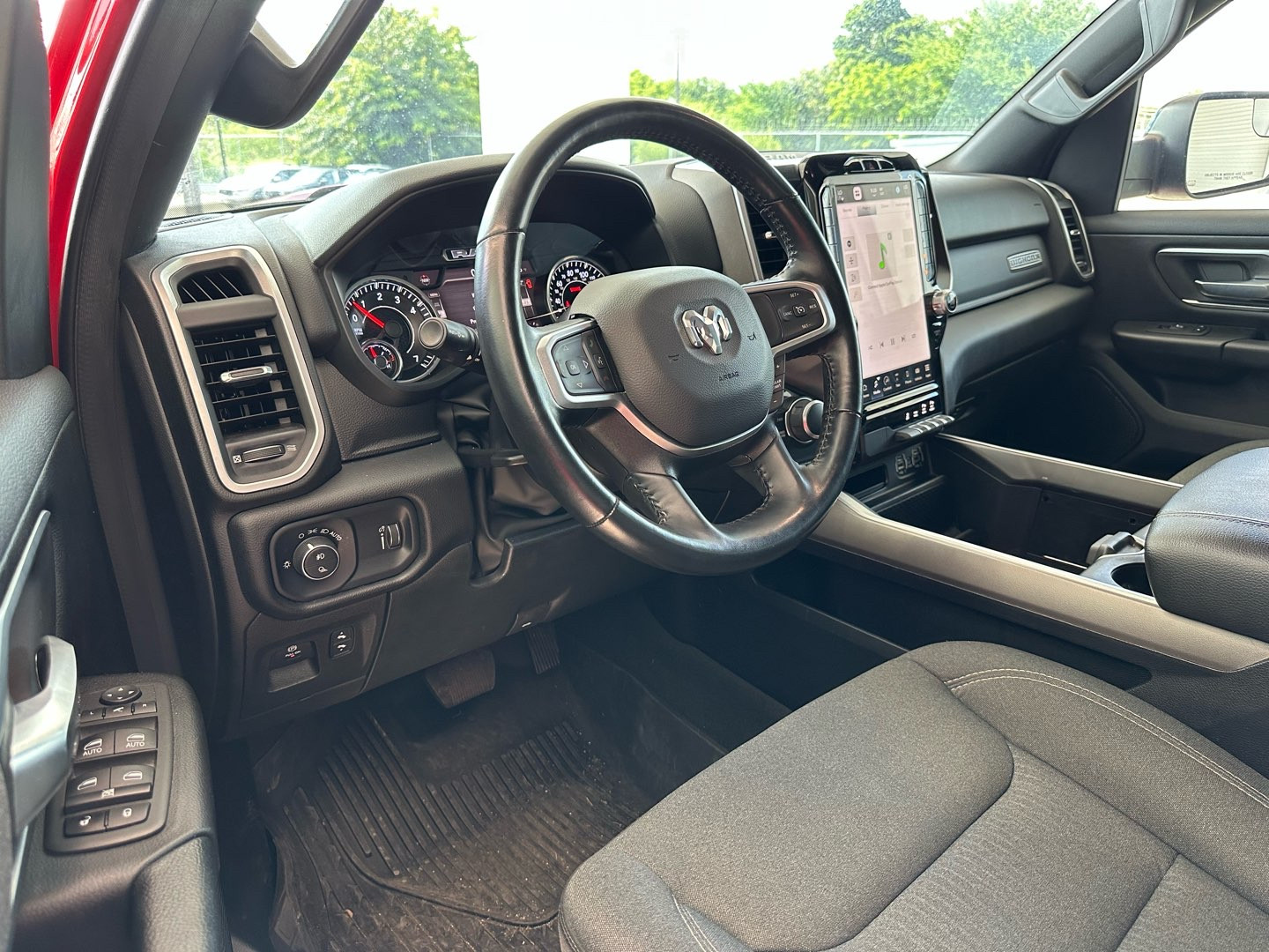 https://s3.amazonaws.com/dealerappcenter/dealergroups/336/vehicles/269697/z8uIR0.jpg