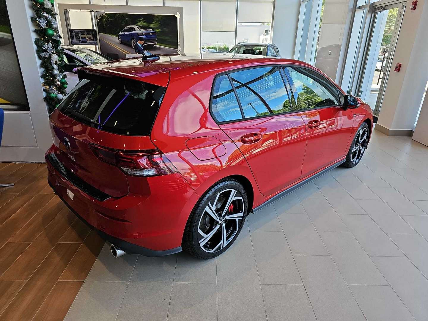 https://s3.amazonaws.com/dealerappcenter/dealergroups/336/vehicles/274433/7jX5ay.JPEG