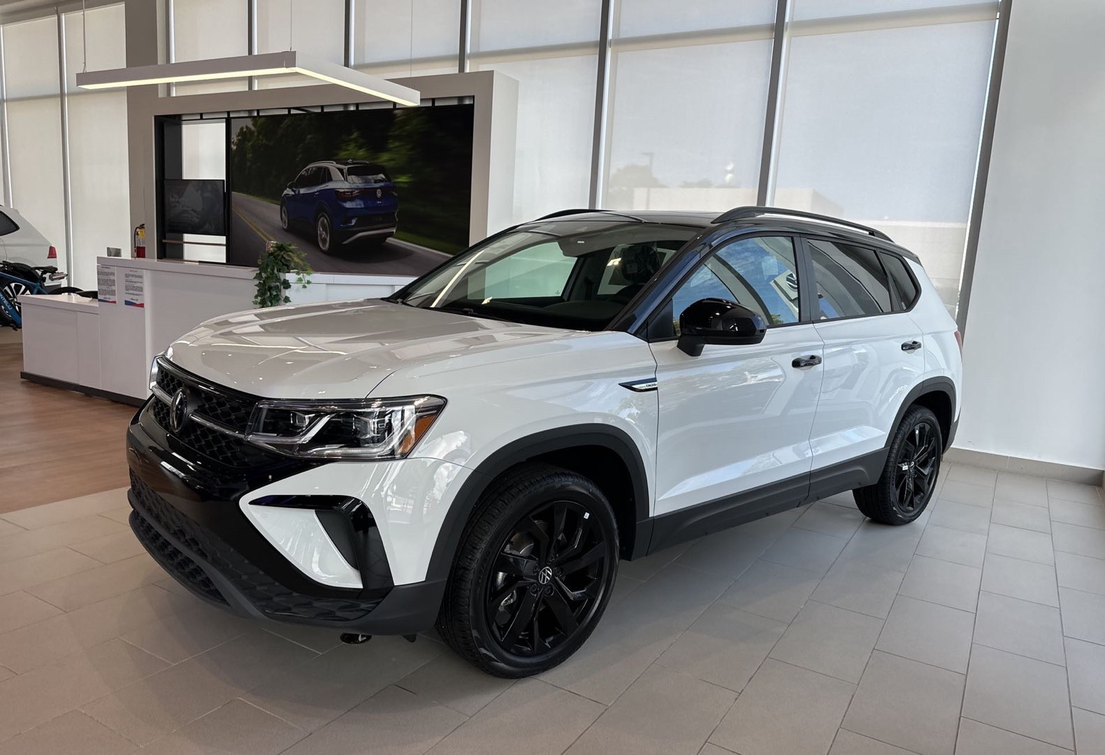 https://s3.amazonaws.com/dealerappcenter/dealergroups/336/vehicles/276032/Y2KbIS.jpg