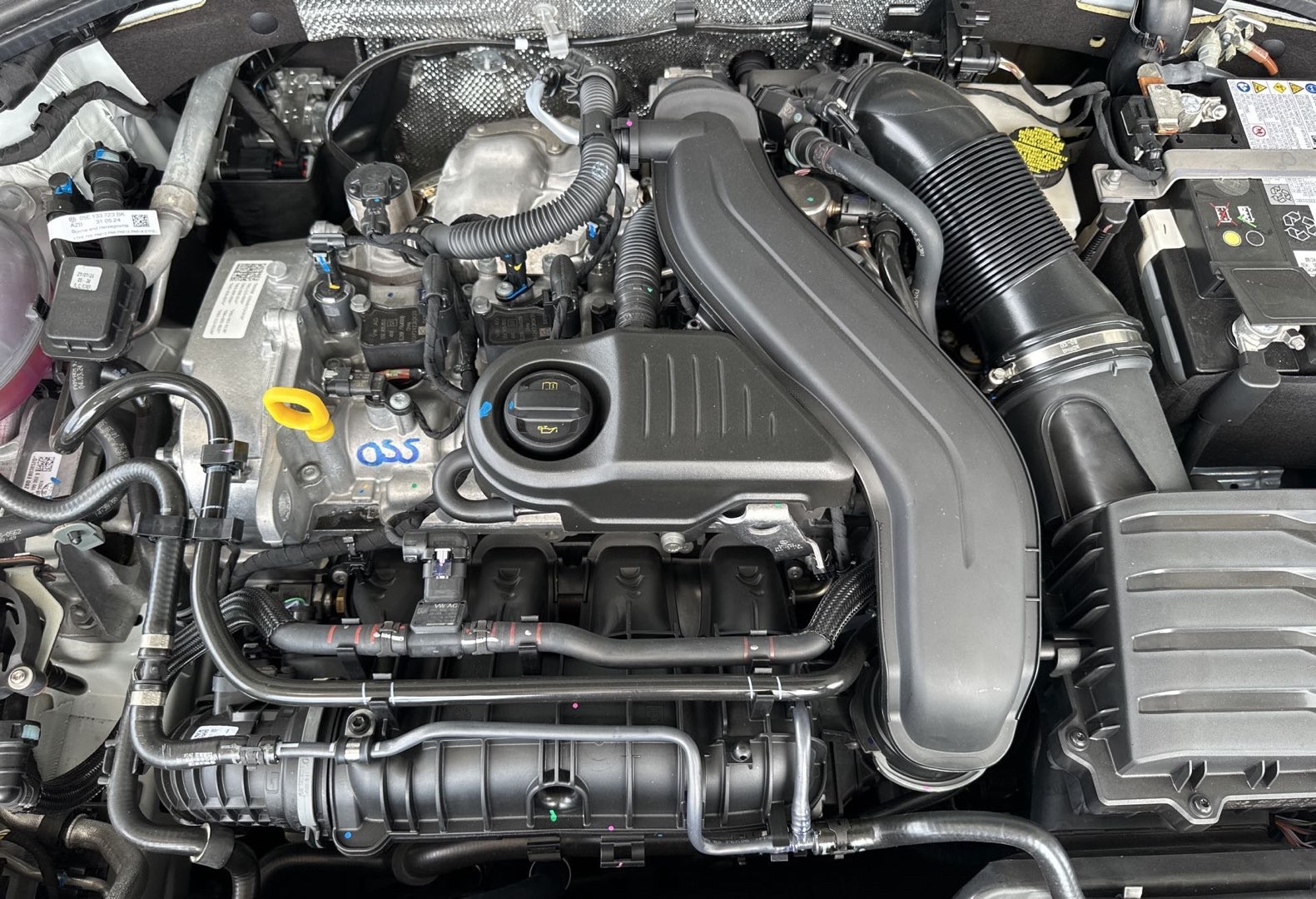 https://s3.amazonaws.com/dealerappcenter/dealergroups/336/vehicles/276044/9atNUl.jpg
