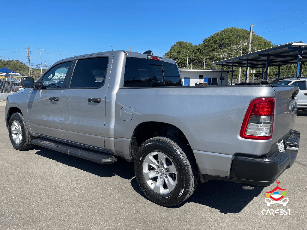 https://s3.amazonaws.com/dealerappcenter/dealergroups/352/vehicles/271235/pzLjjt.png