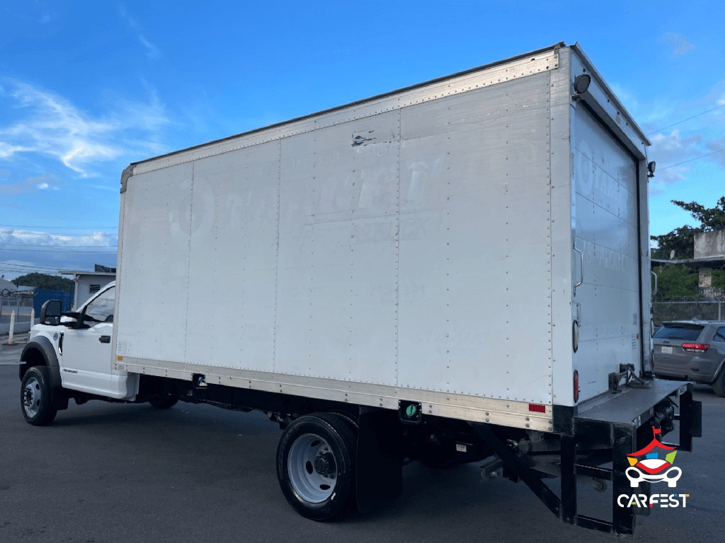https://s3.amazonaws.com/dealerappcenter/dealergroups/352/vehicles/273023/MryuwF.png