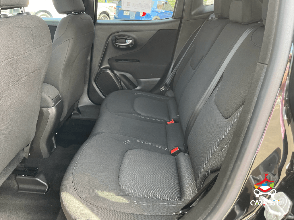 https://s3.amazonaws.com/dealerappcenter/dealergroups/352/vehicles/280689/B3CN9T.png