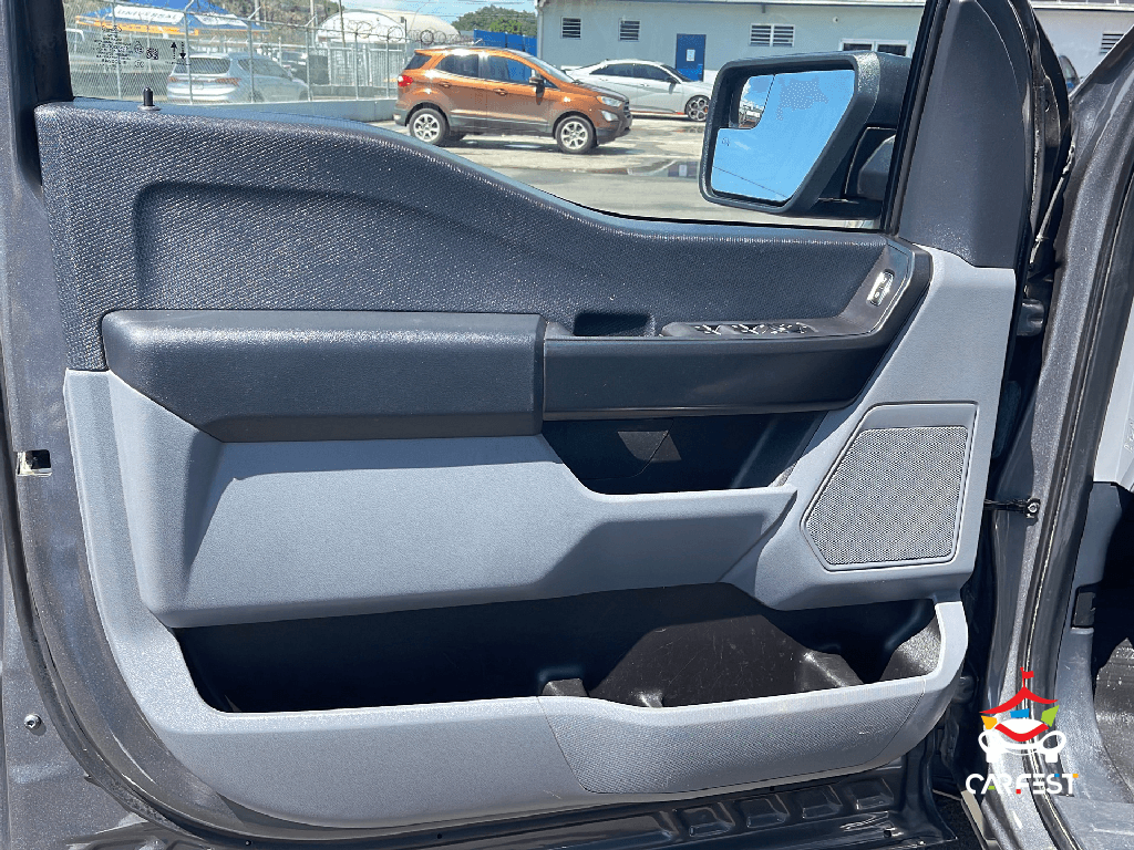 https://s3.amazonaws.com/dealerappcenter/dealergroups/352/vehicles/281373/ycdJtT.png