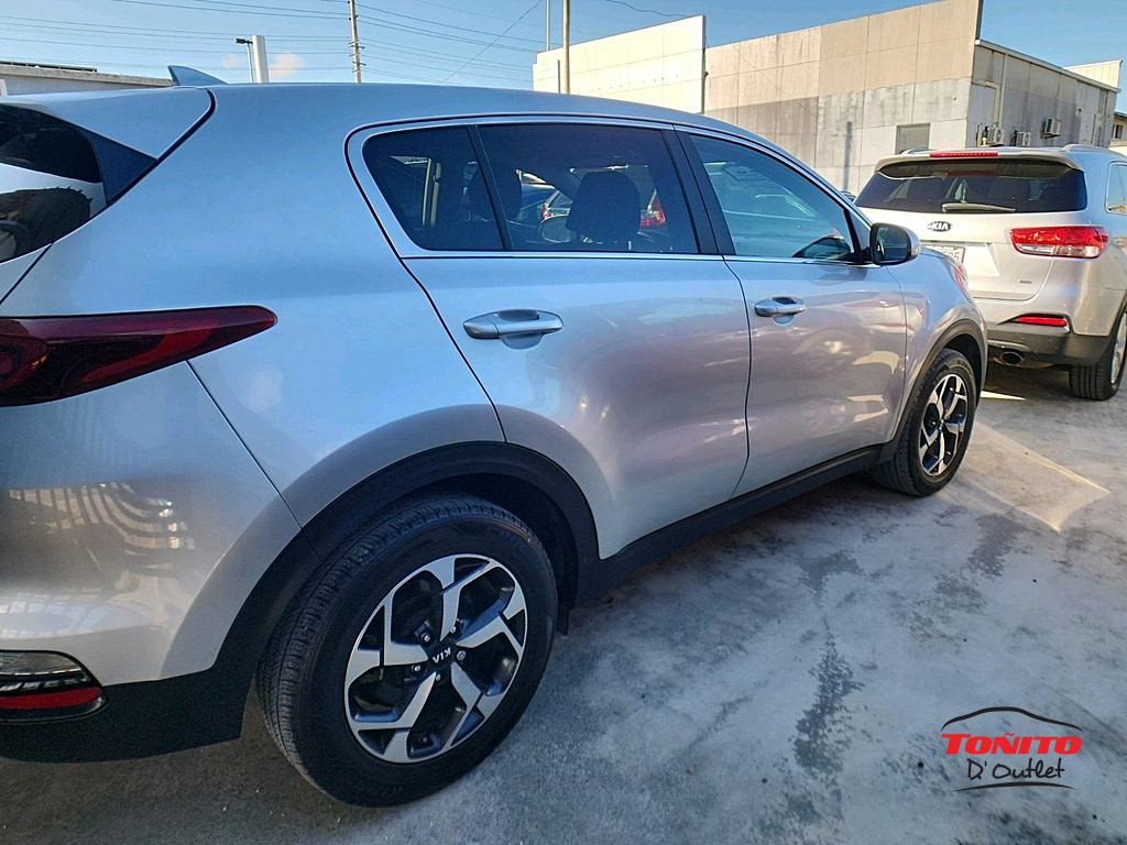 https://s3.amazonaws.com/dealerappcenter/dealergroups/61/vehicles/241024/NT5BNQ.jpg