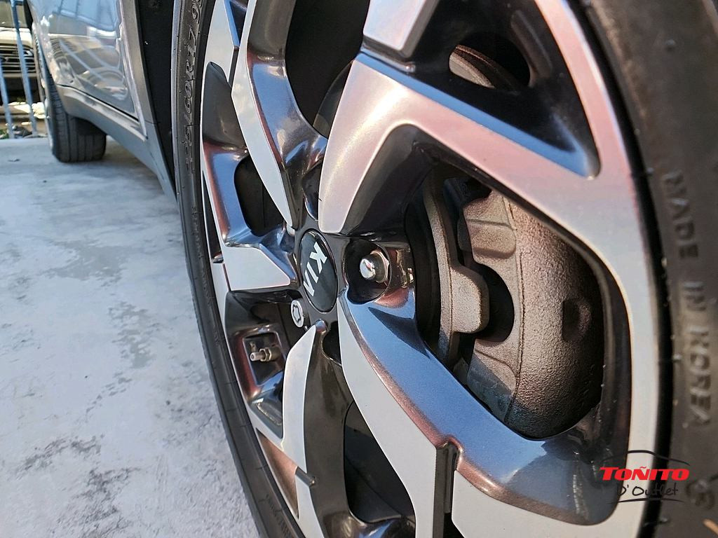 https://s3.amazonaws.com/dealerappcenter/dealergroups/61/vehicles/241024/SXb0bc.jpg