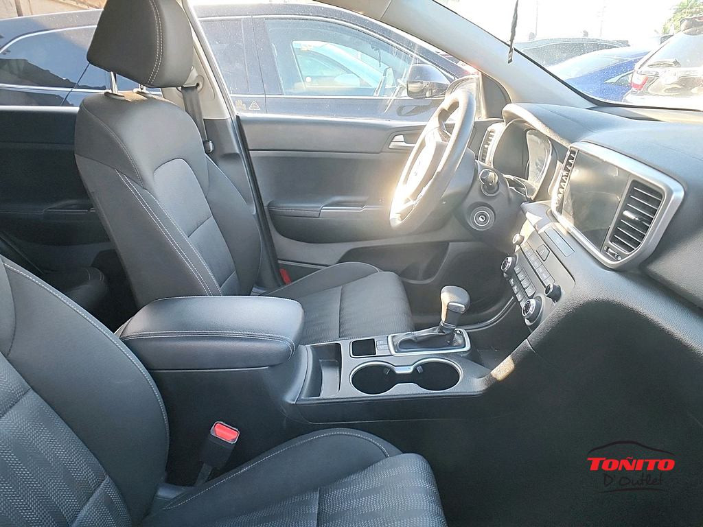 https://s3.amazonaws.com/dealerappcenter/dealergroups/61/vehicles/241024/uRh3Tl.jpg