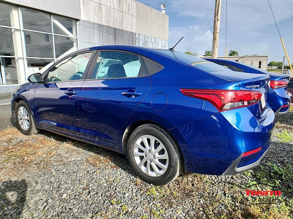 https://s3.amazonaws.com/dealerappcenter/dealergroups/61/vehicles/241026/zd56fM.jpg