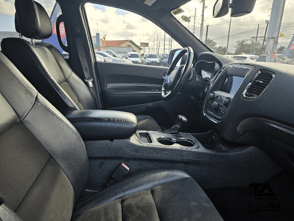 https://s3.amazonaws.com/dealerappcenter/dealergroups/61/vehicles/241027/KCgUCn.png