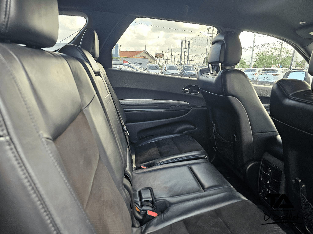 https://s3.amazonaws.com/dealerappcenter/dealergroups/61/vehicles/241027/stBtU2.png