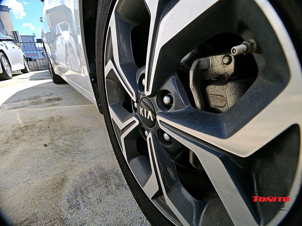 https://s3.amazonaws.com/dealerappcenter/dealergroups/61/vehicles/241032/3ahWeB.jpg