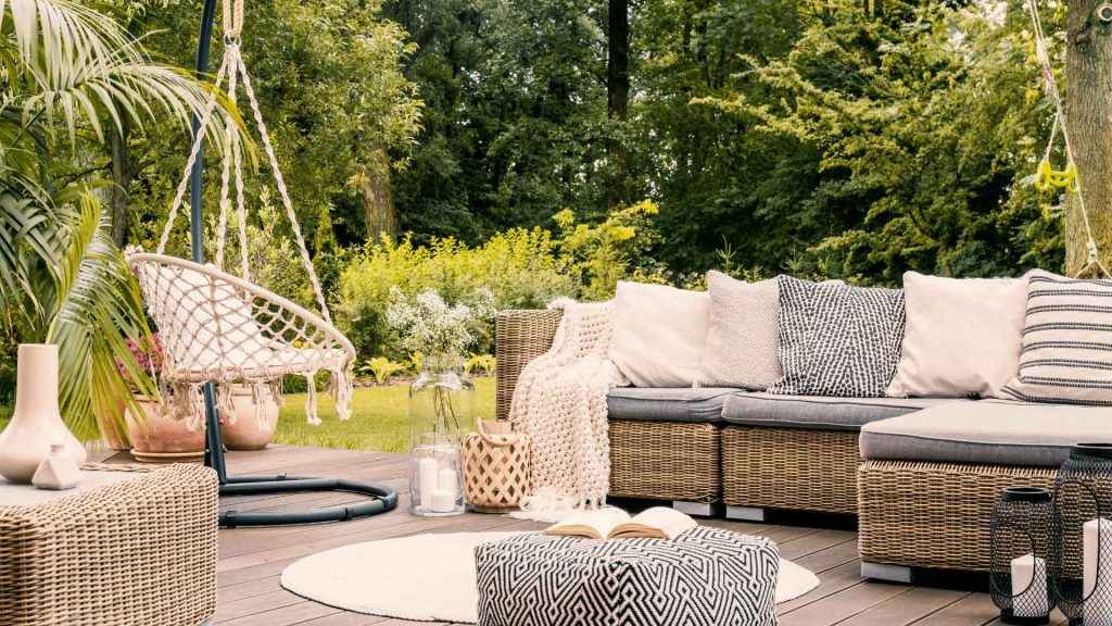 screened patio builders