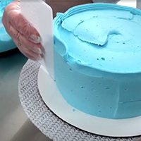 Decorating: Base Icing Cakes