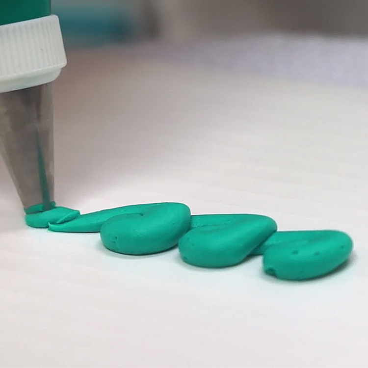 DecoTips: 12 Things You Can Do with Piping Tip #10