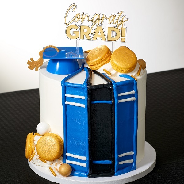 Top of the Class Cake Design