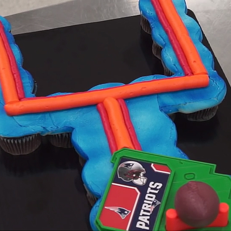 HowTo Create an NFL Football Goal Post Cupcake Cake DecoPac