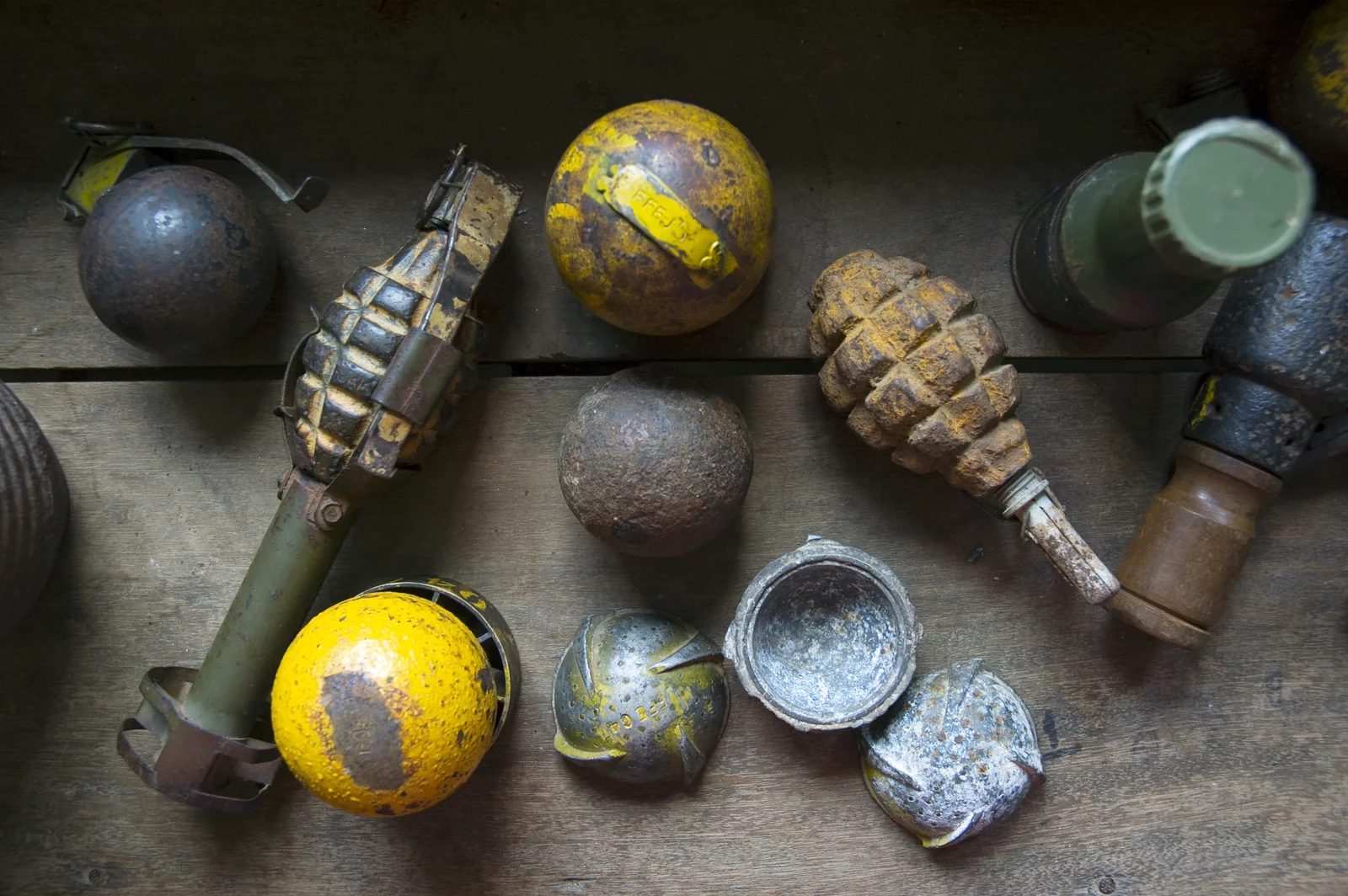 Ban cluster bombs! Demand Progress