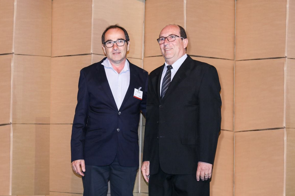 Paulo (à esquerda) e Edson Pasquini (à direita), irmãos e criadores da Geloni Sorvetes são destaques no mercado de sorvetes. Foto: Divulgação. Fundadores da Geloni Sorvetes, Paulo e Edson Pasquini, empreendedores do mercado de sorvetes
