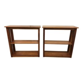 1990s Arts and Crafts Thomas Moser Windwood Cherrywood Bookcases - a Pair