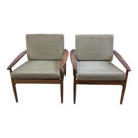 Pair of Hans Olsen Model 519 Easy Chairs for Juul Kristensen