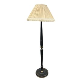 Kneedler-Fauchere Late-20th Century Chinoiserie Floor Lamp with Pleated Fringe Shade