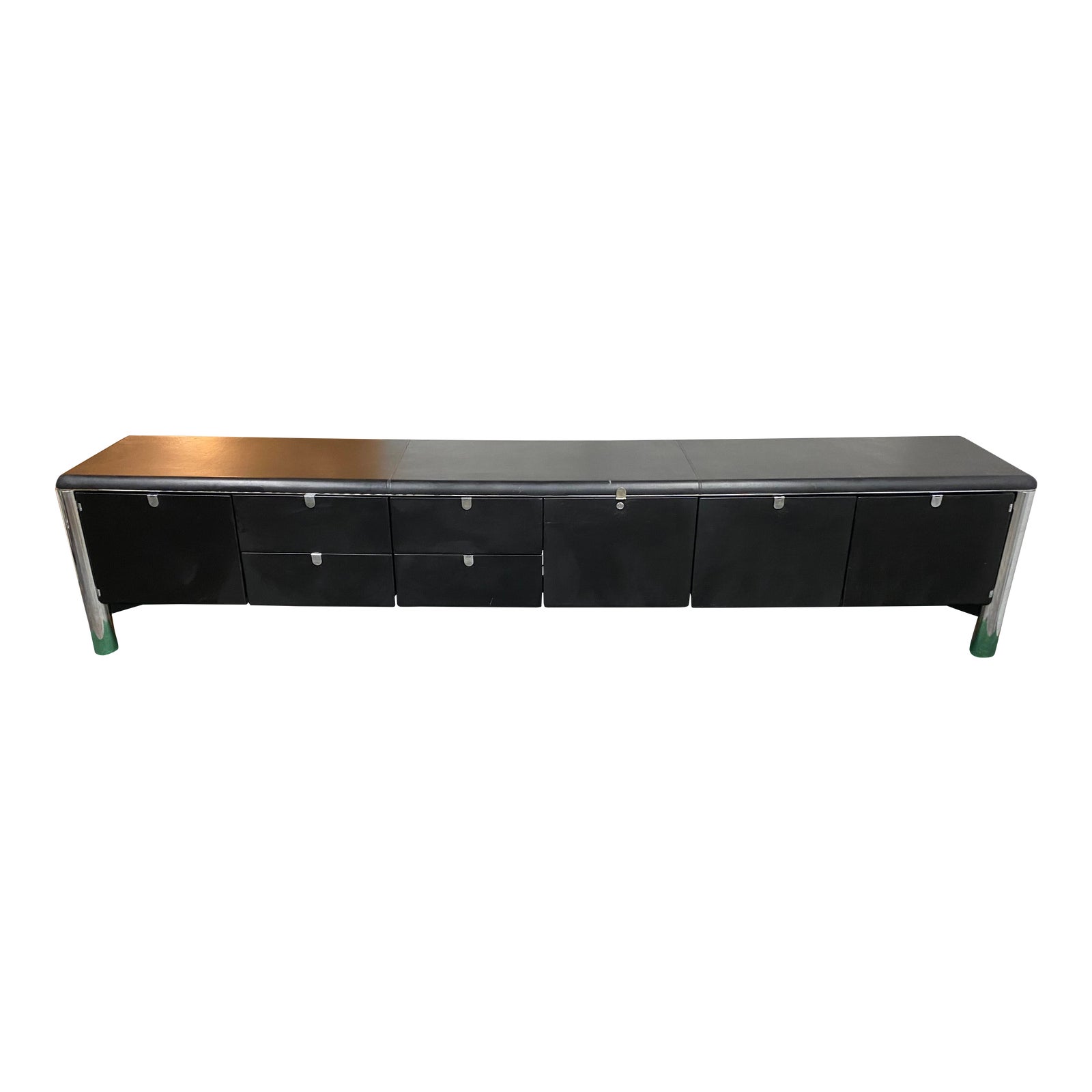 オフィス家具 designed by Charles Pfister for Knoll Pfister Sofa and Ottoman | Knoll
