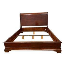 Henredon Eastern King Size Mahogany Sleigh Bed Frame. Original Price: $4,000