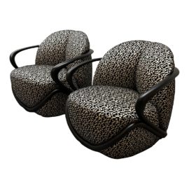 NEW Giorgetti Rossella Pugliatti Hug Chairs, a Pair. Original Price: $16,938