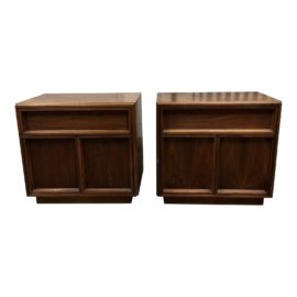 Brown-Saltman Mid 20th Century Modern Walnut Nightstands, Pair