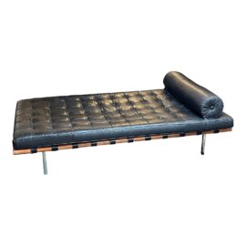 1974 Knoll Vintage Barcelona Black Leather Daybed. Original Price: $16,000