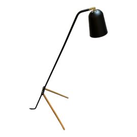 Frandsen Lighting Giraffe Standing Floor Lamp, Denmark. Original Price: $400