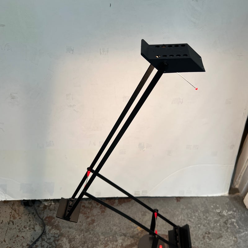 Richard Sapper for Artemide Tizio Table Lamp. Original Price 736