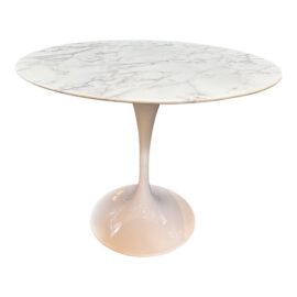 Eero Saarinen Style Tulip Dining Table