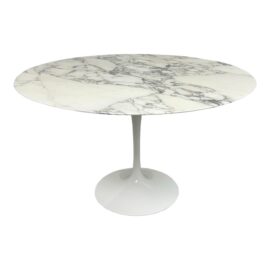 Knoll Studio by Eero Saarinen Round Arabescato Marble Dining Table. Original Price: $6,200