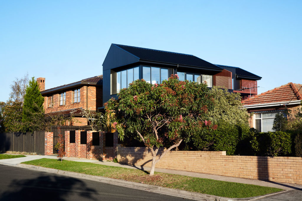 View from Lawson Street, Brodecky House / Atlas Architects