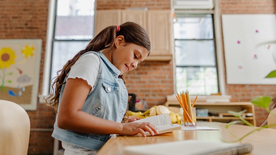 Structured literacy vs science of reading hero