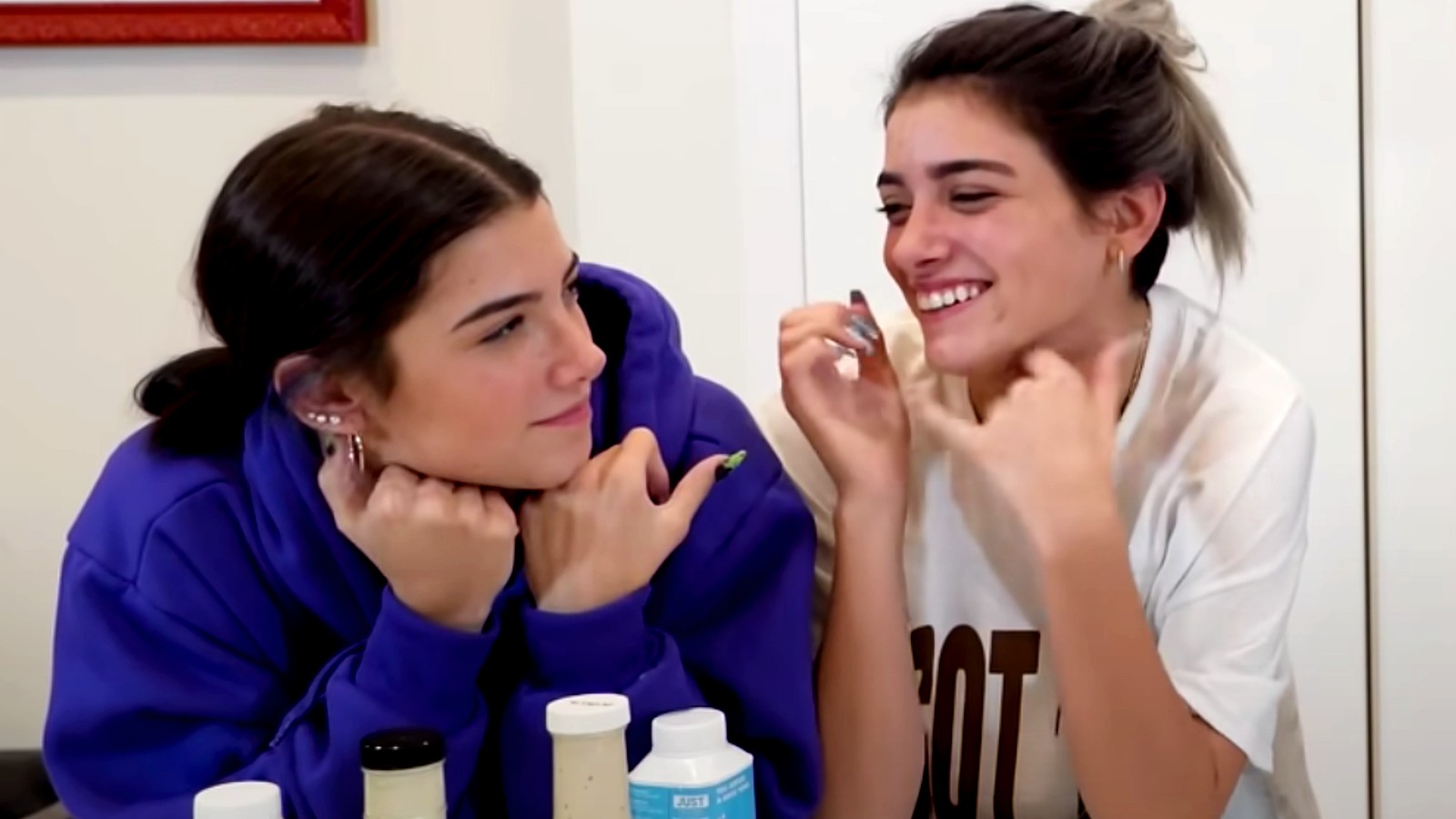 Charli D’Amelio speaks out on “110% fake” photoshopped swimsuit photo