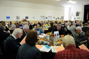 Convention deputies Holy Trinity and St. Mark's churches share table at convention