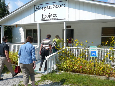 AMRT pilgrims arrive at the Morgan Scott Project