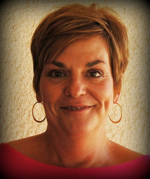 Elizabeth  Jones
