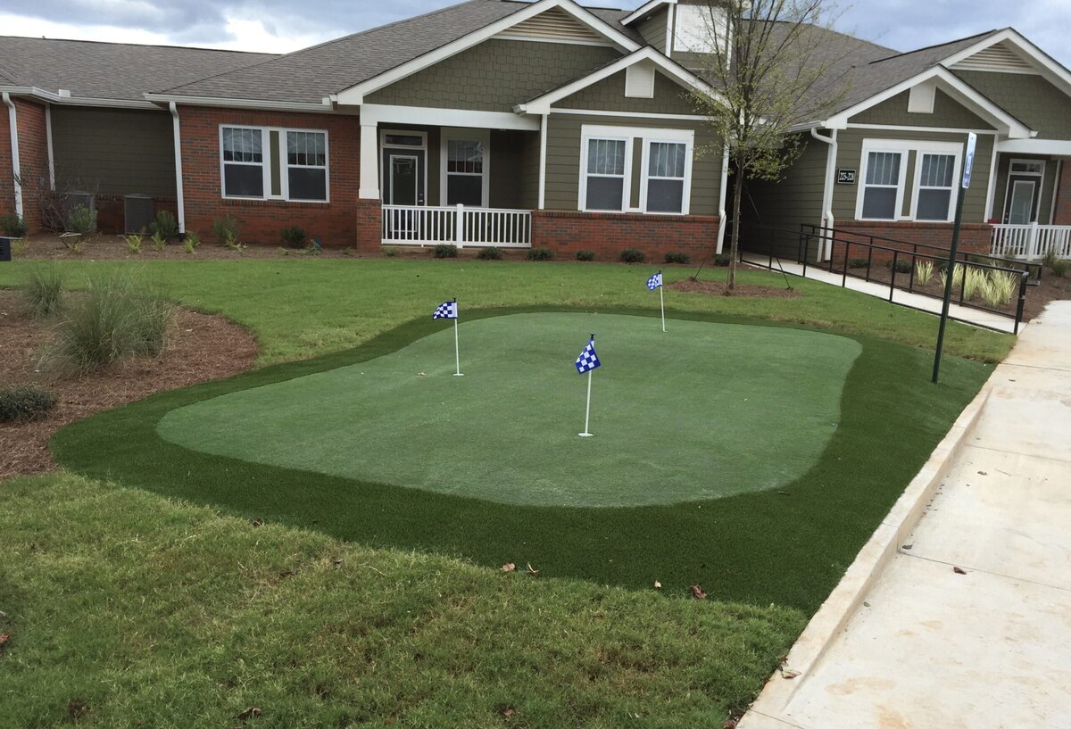 Putting Green At Apartments