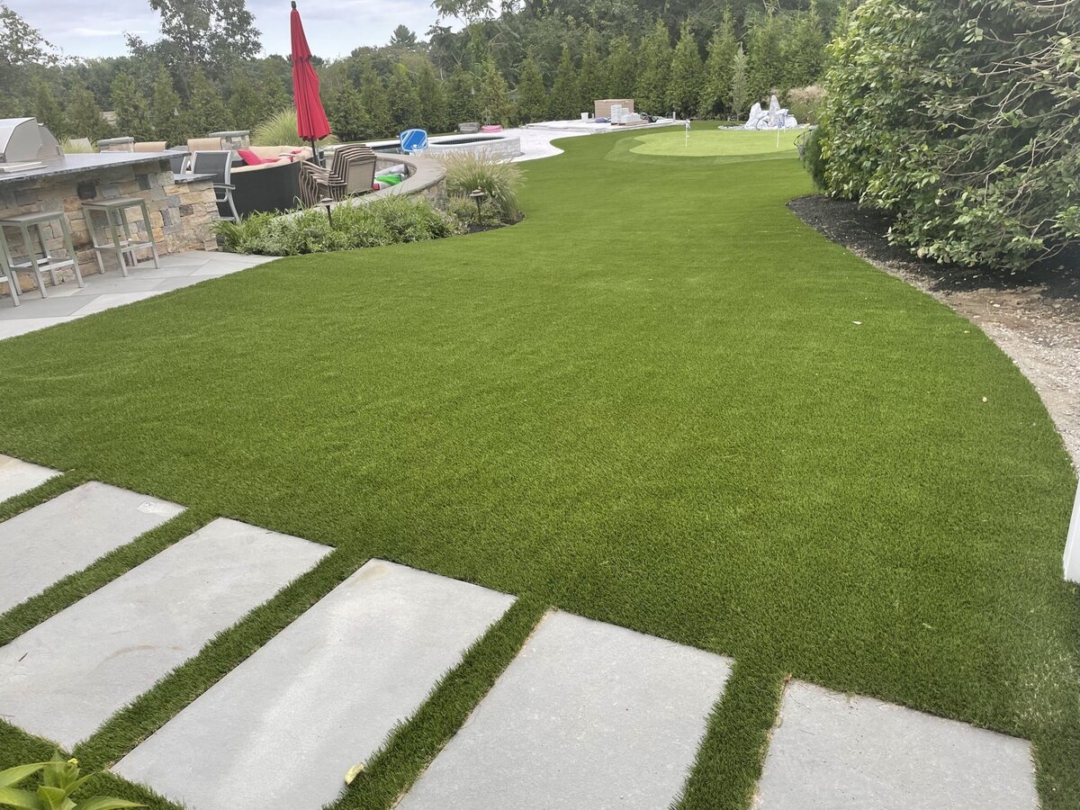 Artificial turf putting green Boston pool