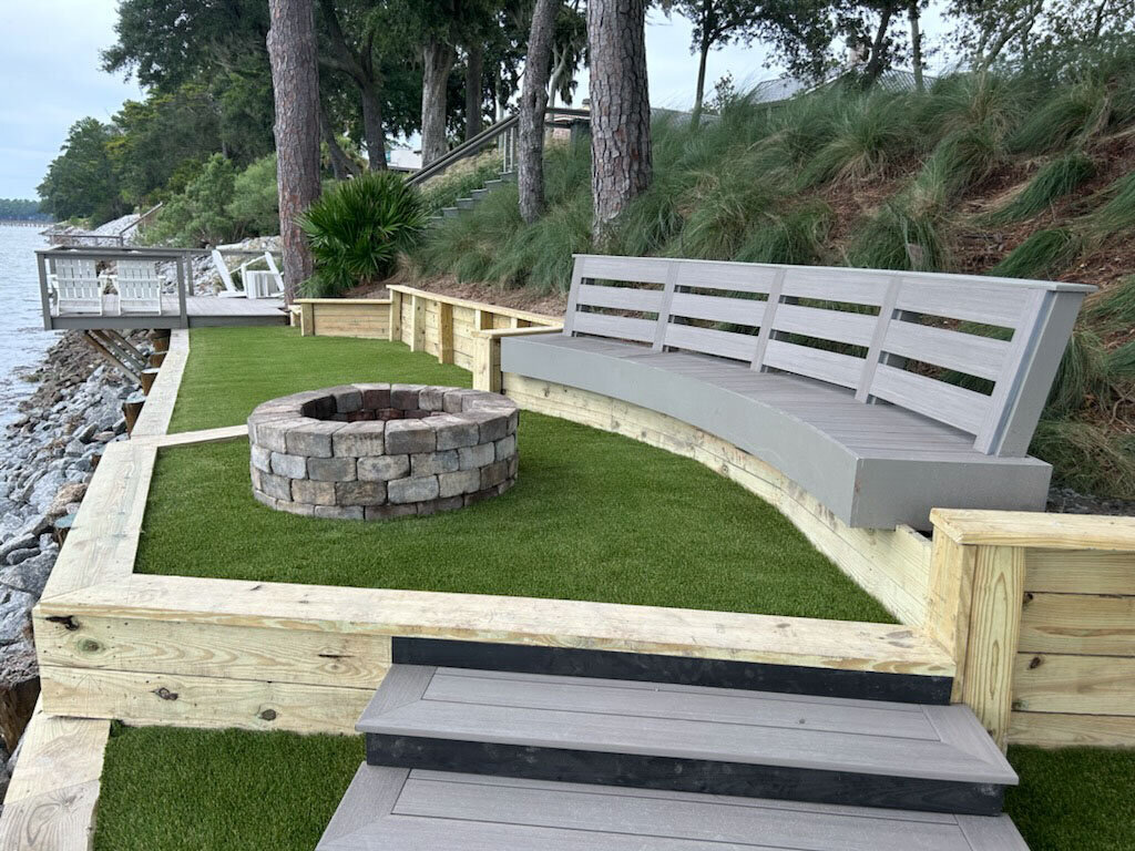 Artificial Turf Backyard Fire Pit
